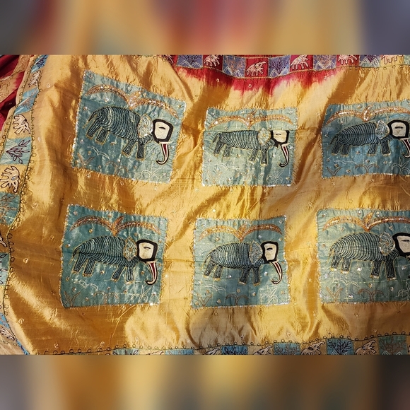 Saree with Top Red and Gold Elephant Applique Embroidered and Sequined - Picture 2 of 5